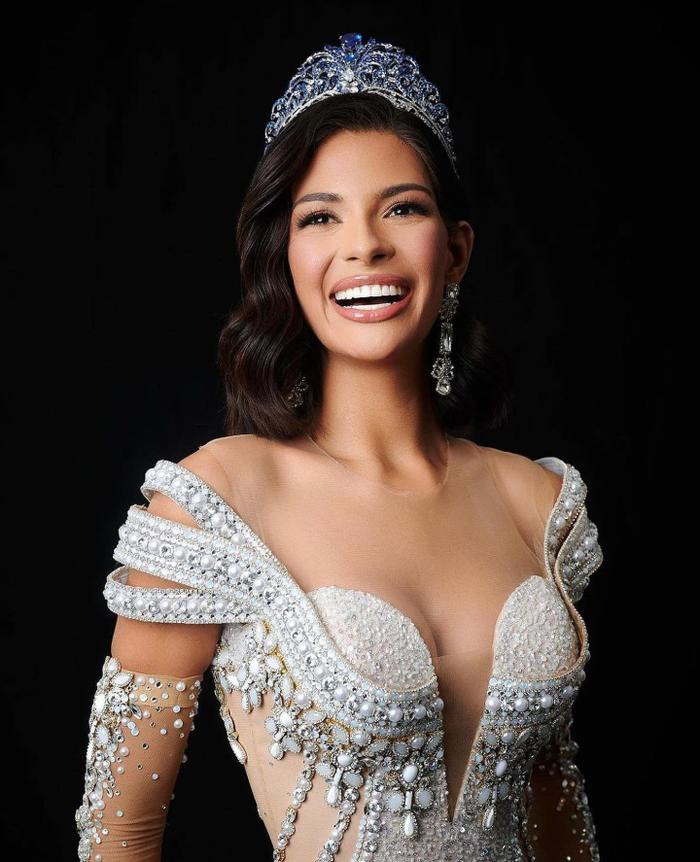 Đỗ Thị Hà bất ngờ nhắc đến Tân Miss Universe từng bị mình đánh bại, fan sắc đẹp xôn xao vì điều này! - Hình 4