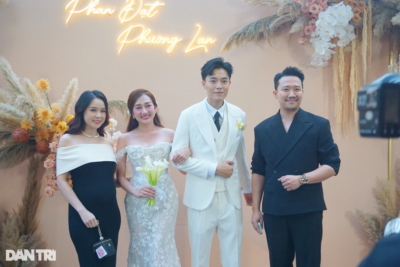 Phương Lan nói lời ruột gan gửi Trấn Thành, Lý Nhã Kỳ trong đám cưới, nức nở bên chồng Phan Đạt - Hình 4