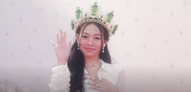 Quán quân The Face 2016 Phí Phương Anh úp mở chuyện thi Miss Grand, CĐM bán tín bán nghi - Hình 4