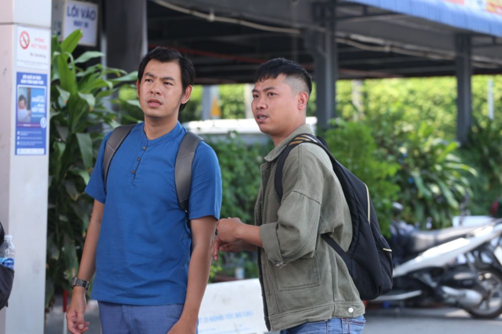 Lạc Hoàng Long: Nam thần vai phụ bước ra từ Cười xuyên Việt, được NSND Hồng Vân hết lòng nâng đỡ - Hình 4
