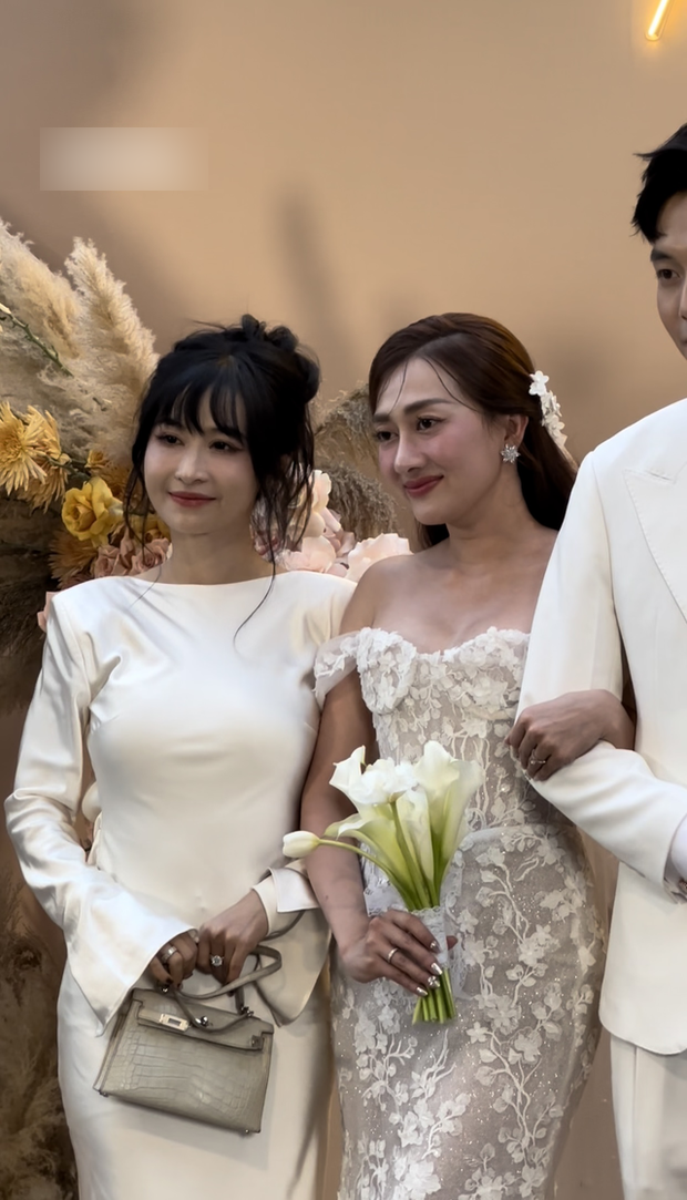 Vợ đại gia Minh Nhựa lộ điểm yếu khi dự cưới Phương Lan, tiết lộ làm 1 điều cho chồng mỗi ngày - Hình 2