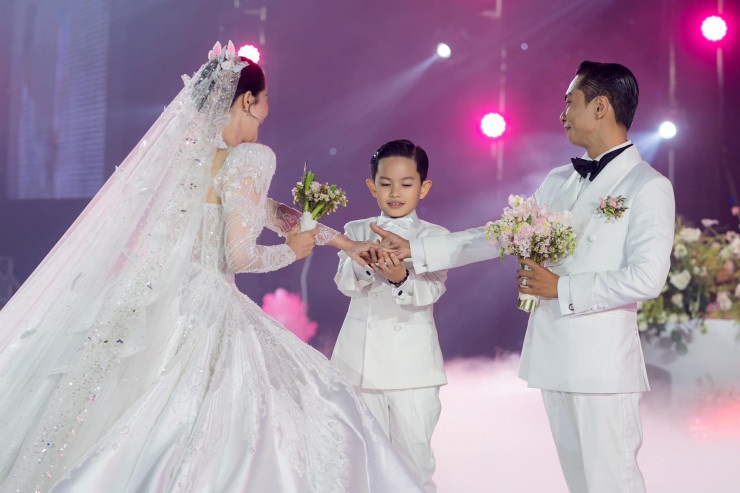 Con gái nhà Khánh Thi - Phan Hiển có một hành động đặc biệt khiến bố mẹ hết cãi nhau - Hình 5