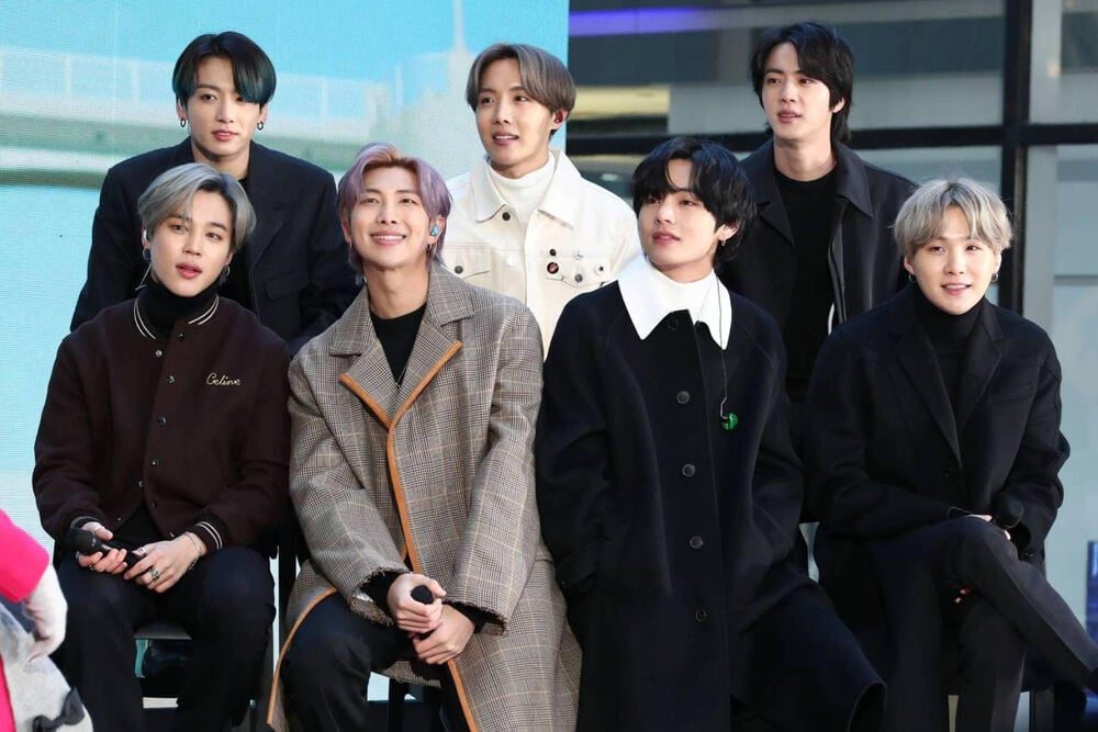 V từ giã Jennie đi nhập ngũ, BTS chính thức nhường sân cho BLACKPINK, fan 2 nhà dậy sóng! - Hình 2