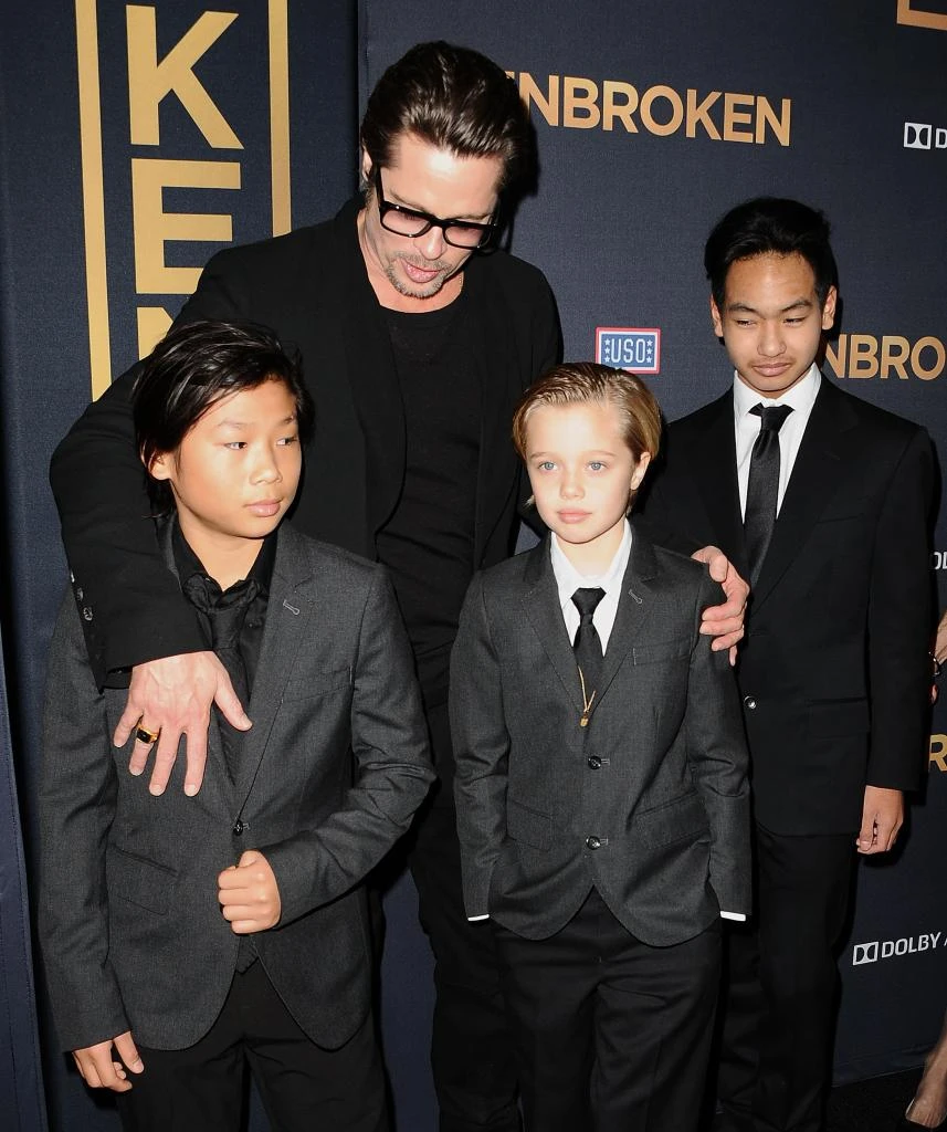 Brad Pitt lộ diện, có hành động dằn mặt Pax Thiên, ẩn ý con nuôi vẫn còn là con nít? - Hình 5