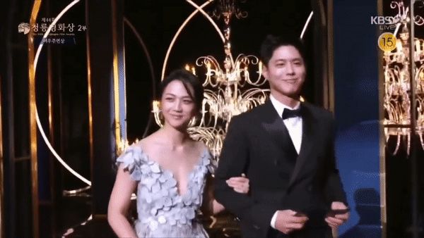 3 màn xuất hiện gây bão Rồng Xanh: Yoona - Suzy đọ sắc, Park Bo Gum dự sự kiện cùng oan gia Song Joong Ki - Hình 8