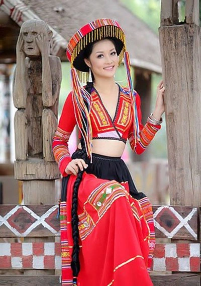 Triệu Thị Hà - Hoa hậu duy nhất trong lịch sử sắc đẹp Việt viết đơn trả lại vương miện, hiện ra sao? - Hình 2
