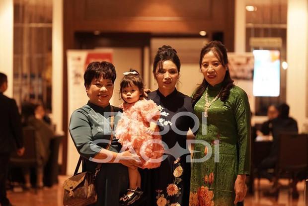 Bố mẹ Văn Hậu và Hải My đối lập, đàng gái bận rộn không nghỉ tay, đàng trai thảnh thơi thấy rõ - Hình 8