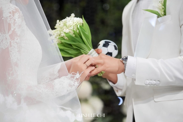 Văn Hậu - Hải My hé lộ ý nghĩa nhẫn cưới giá trị khủng, quà tặng khách dự cưới cũng cực kỳ tinh tế - Hình 4