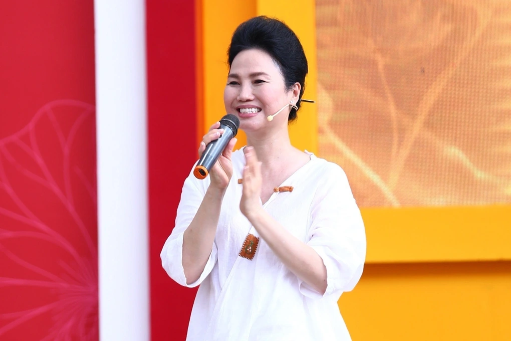 Ca sĩ Thuỳ Trang: Giọng ca bolero đình đám miền Tây, sự nghiệp và gia đình trọn vẹn viên mãn - Hình 8