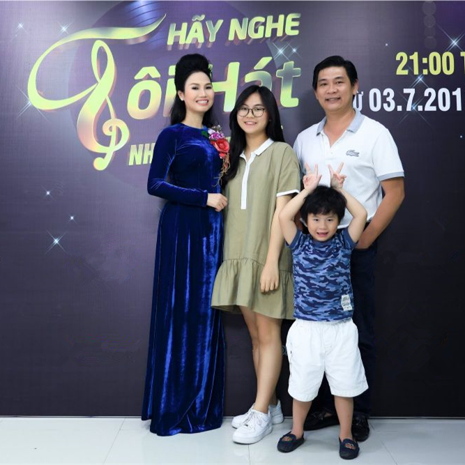 Ca sĩ Thuỳ Trang: Giọng ca bolero đình đám miền Tây, sự nghiệp và gia đình trọn vẹn viên mãn - Hình 5