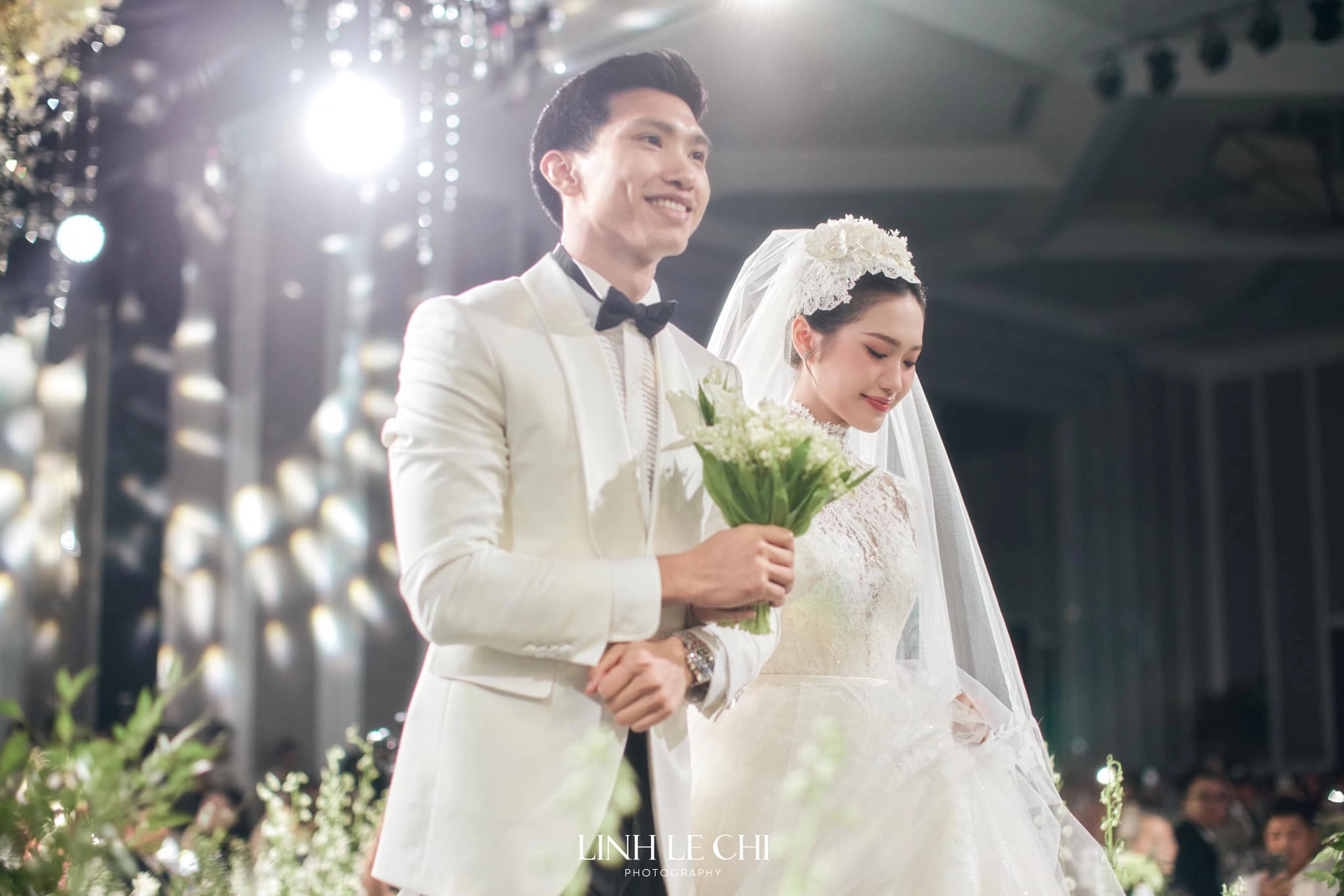 Doãn Hải My ngăn Văn Hậu phạm điều kiêng kỵ ở hôn lễ tại Hà Nội, MC Trần Ngọc bất ngờ phán 1 câu - Hình 1