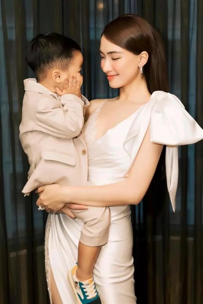 Văn Toàn thân thiết, dành tình cảm cho Hòa Minzy, đặc biệt dặn dò một điều khiến netizen rần rần - Hình 6