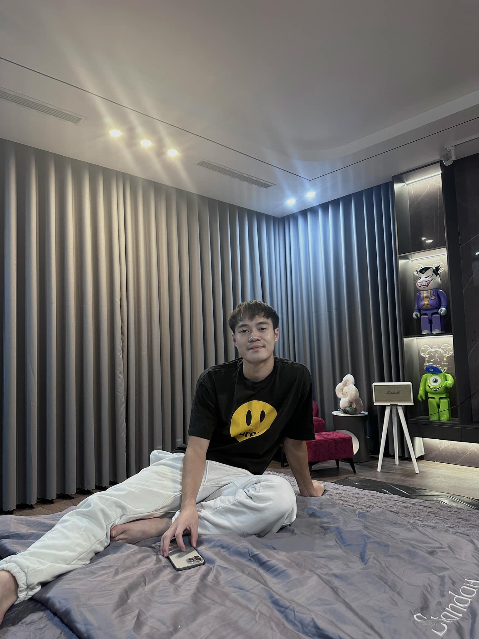 Văn Toàn thân thiết, dành tình cảm cho Hòa Minzy, đặc biệt dặn dò một điều khiến netizen rần rần - Hình 1