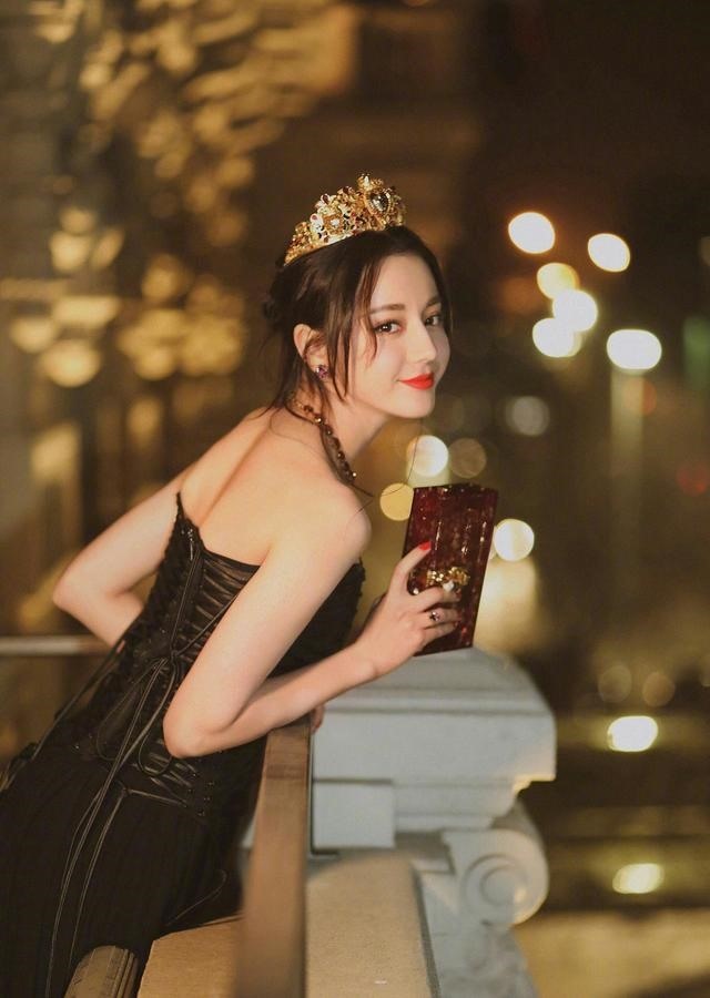 Địch Lệ Nhiệt Ba âm mưu soán ngôi nữ hoàng thảm đỏ của Phạm Băng Băng nhưng cái kết bị dìm thảm - Hình 7