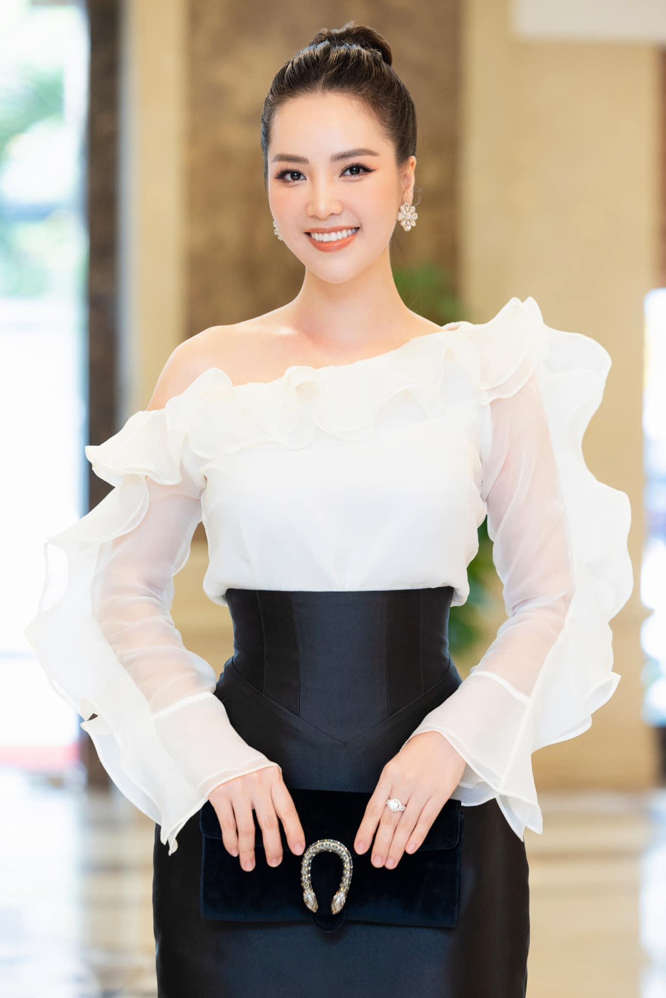 BTV Thụy Vân ho sặc sụa khi dẫn bản tin trên VTV, chính chủ lên tiếng trước sự cố muốn độn thổ - Hình 4