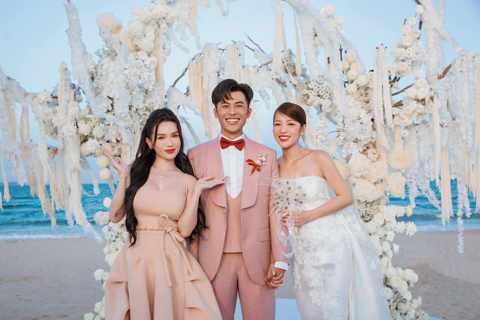 Sỹ Thanh chơi lớn, mừng cưới Puka - Gin Tuấn Kiệt lên đến 100 triệu đồng, Duy Khánh khóc bù lu - Hình 4