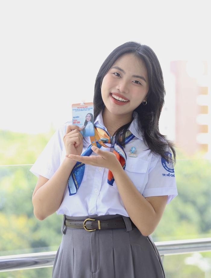 Phương Mỹ Chi báo hại Trấn Thành bị CĐM mỉa mai không thương tiếc, vẫn được khen ở điểm này! - Hình 8