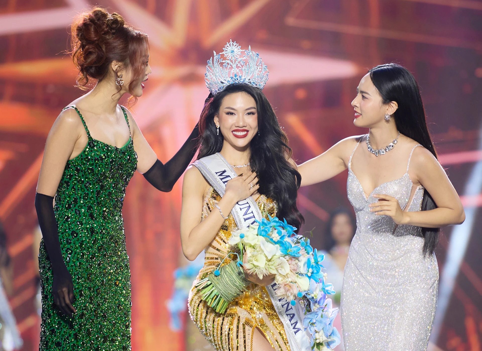 Bùi Quỳnh Hoa bị BGK Miss Universe Vietnam quay lưng, xem như con ghẻ, nói câu 1 cực phũ phàng - Hình 4