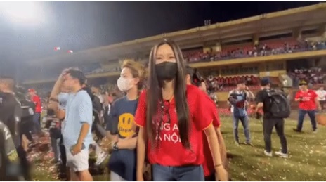 Mẹ Đoàn Văn Hậu hành động lạ với Doãn Hải My, chỉ 1 chi tiết hé lộ mối quan hệ mẹ chồng - nàng dâu - Hình 3