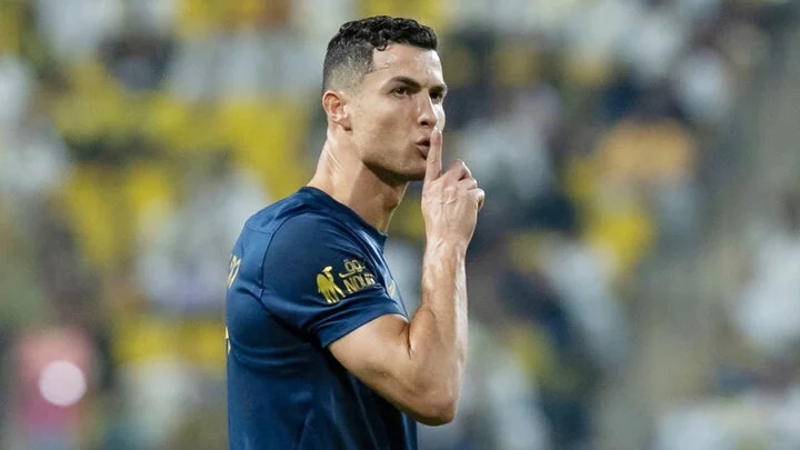 Messi và Ronaldo cúi đầu nhận thua một người, đỉnh cỡ nào cũng không có cửa làm được điều này - Hình 6