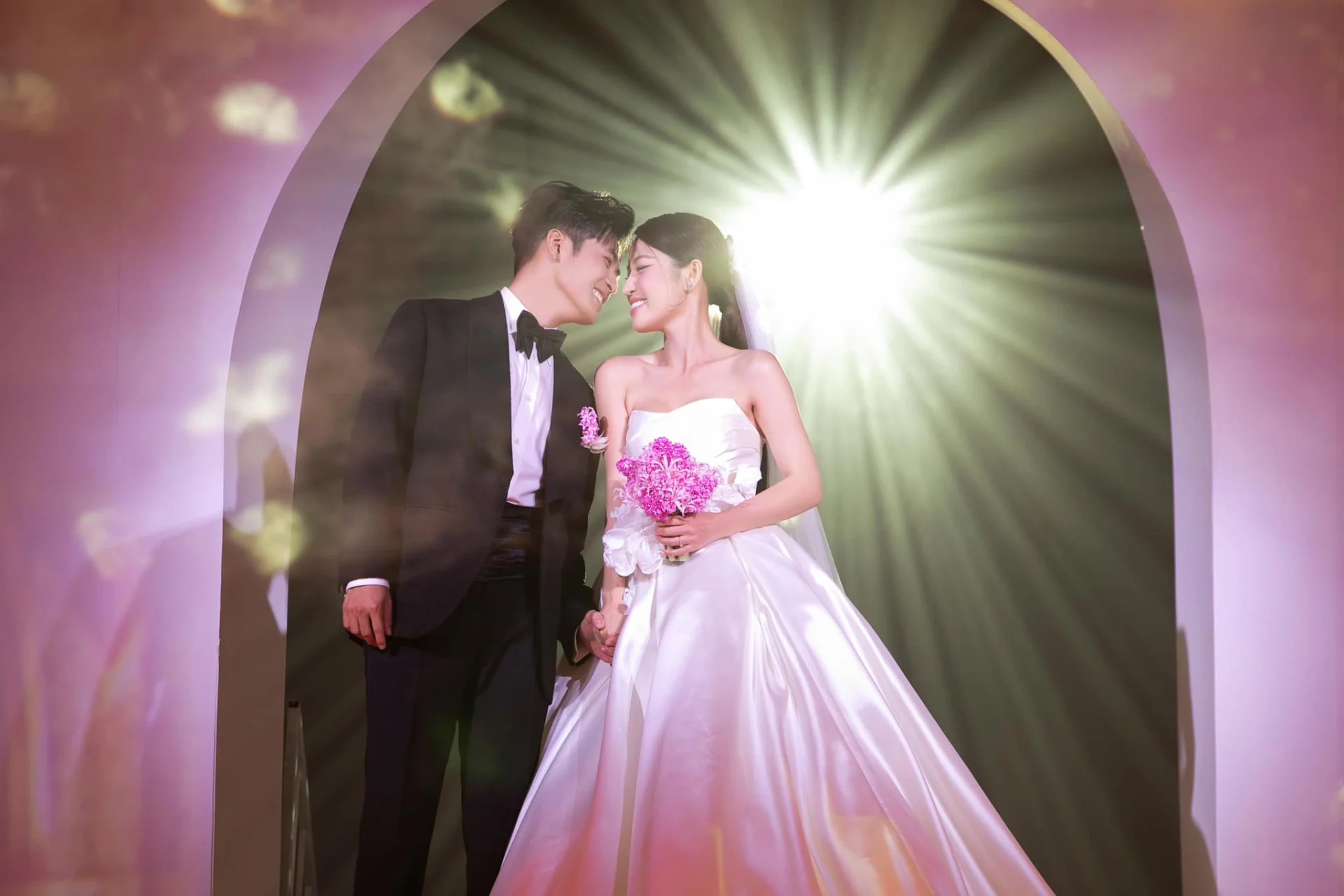 Puka - Gin Tuấn Kiệt có đám cưới đạt kỷ lục chưa từng có trong showbiz, dàn khách mời góp công lớn - Hình 11
