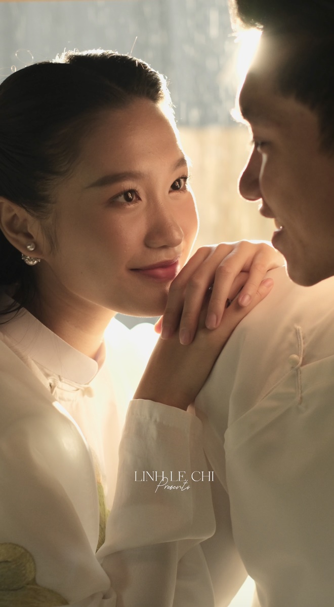 Đoàn Văn Hậu tung ảnh cưới nét căng với Doãn Hải My, hé lộ một chi tiết đặc biệt của chiếc váy cưới - Hình 3
