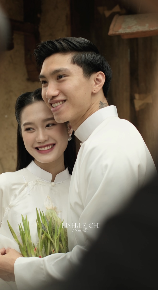 Đoàn Văn Hậu tung ảnh cưới nét căng với Doãn Hải My, hé lộ một chi tiết đặc biệt của chiếc váy cưới - Hình 2