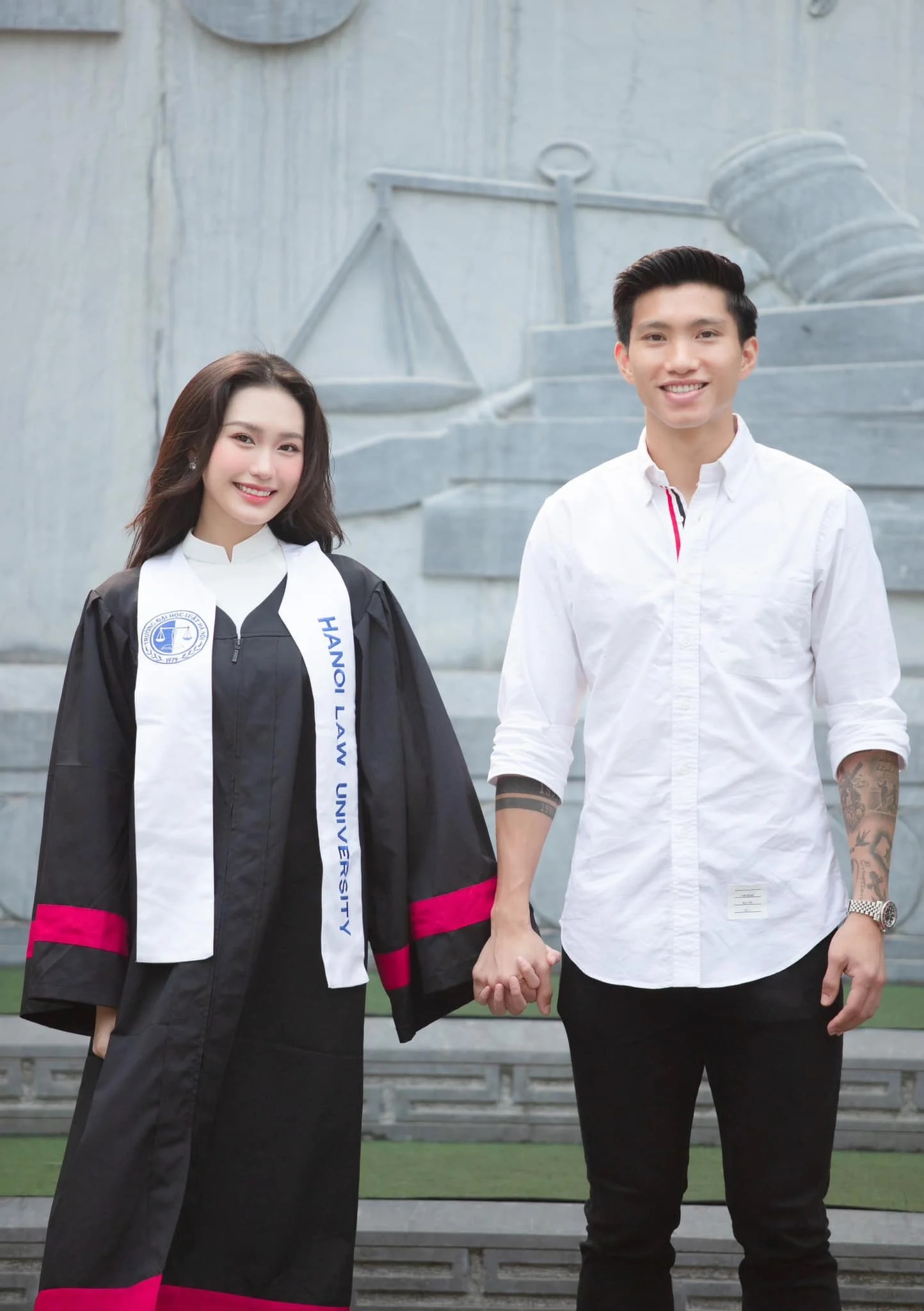 Đoàn Văn Hậu tung ảnh cưới nét căng với Doãn Hải My, hé lộ một chi tiết đặc biệt của chiếc váy cưới - Hình 14