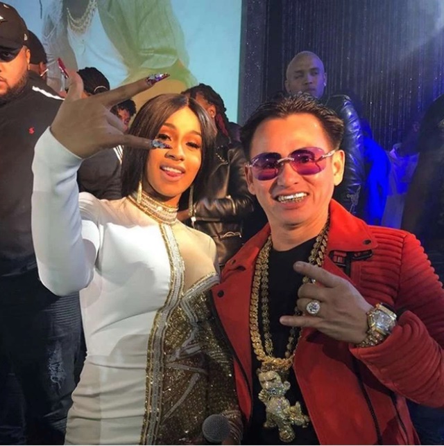 Johnny Đặng: Triệu phú gốc Việt đổi đời ở Mỹ, trở thành ông vua kim hoàn hợp tác toàn siêu sao lớn - Hình 6