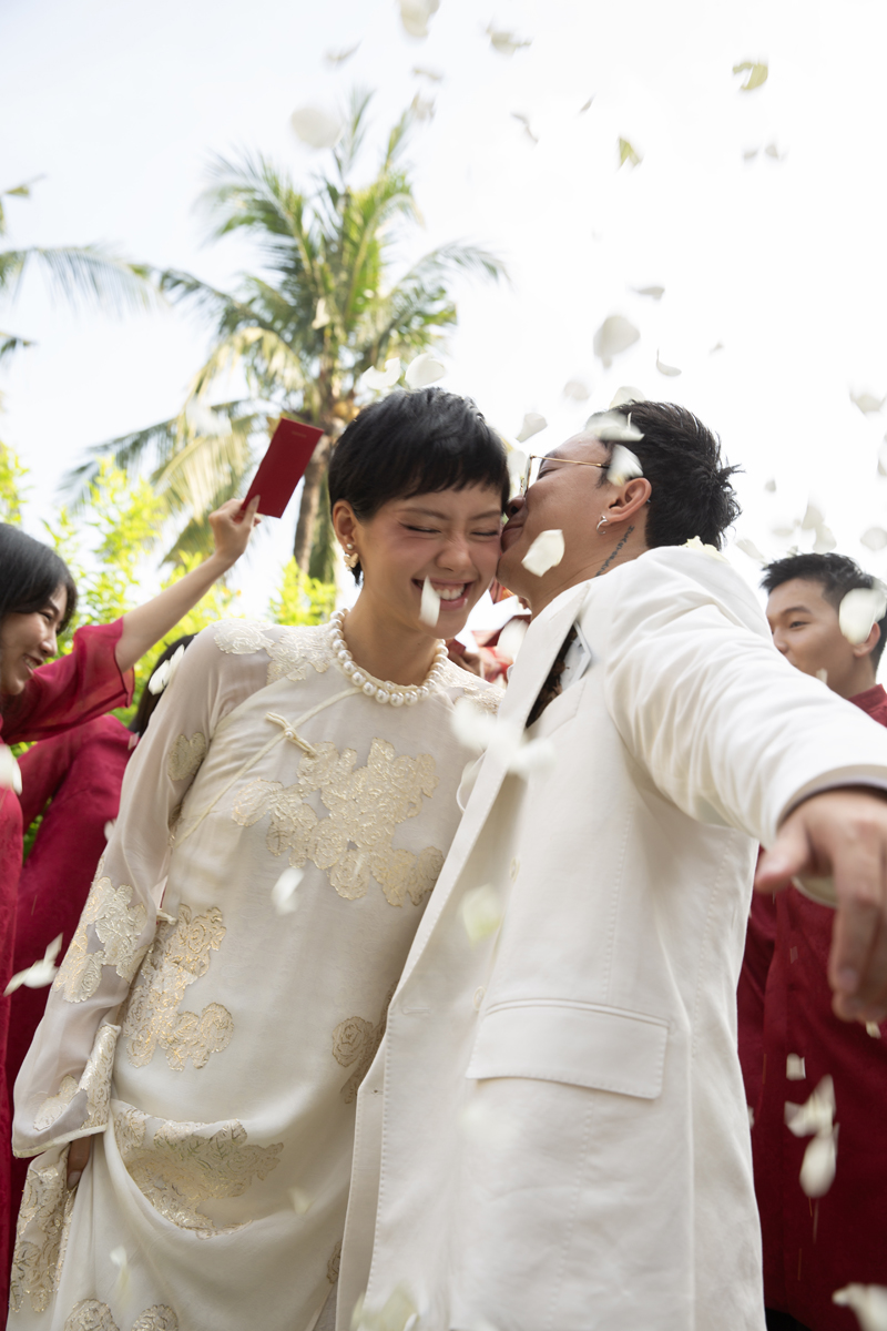 Lễ ăn hỏi của Khánh Linh và Vũ Minh Kông: Không gian riêng tư, visual nhân vật chính được chú ý - Hình 2