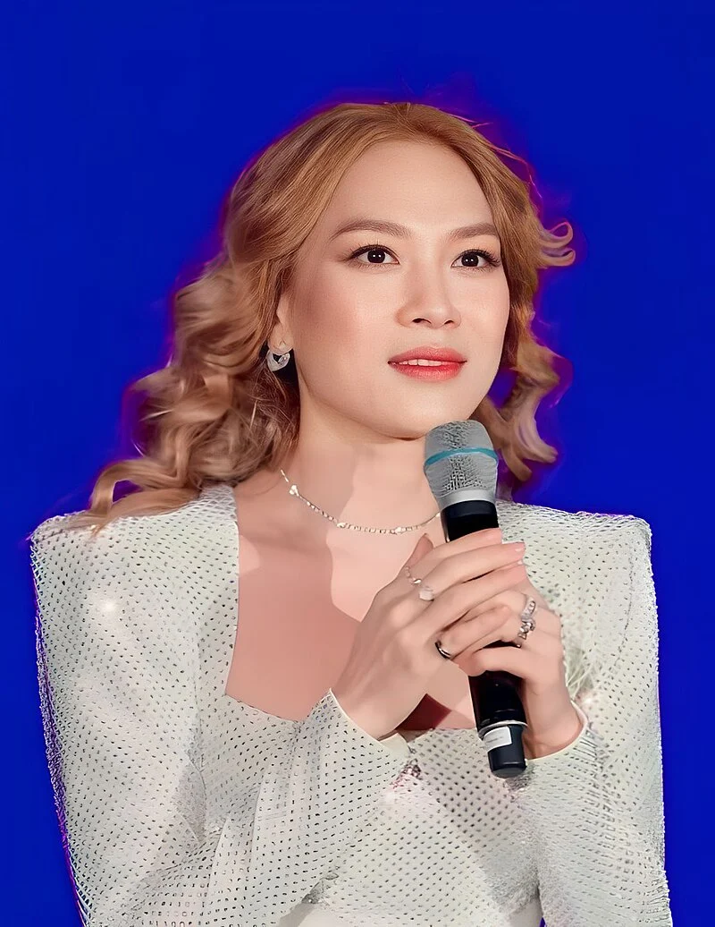 Mỹ Tâm bật khóc nức nở, làm 1 việc ý nghĩa khi hay tin 1 người đặc biệt tự kết thúc cuộc đời - Hình 5