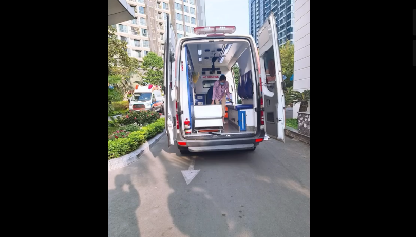 Nam Em chơi chiêu lấy hàng xóm làm lá chắn giữa liên hoàn drama, còn đăng cả ảnh đi cấp cứu - Hình 3