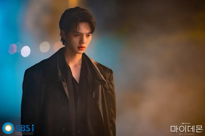 My Demon: Diễn viên đẹp chưa đủ, motif phim không có gì mới, lỗ hổng tình tiết lộ ra ngay tập đầu - Hình 5
