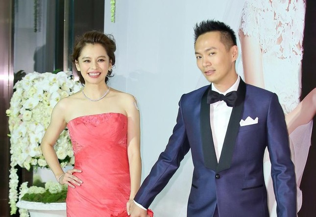 Từ Nhược Tuyên ly hôn chồng sau 9 năm chung sống, tin đồn ngoại tình Vương Lực Hoành bị đào lại - Hình 3