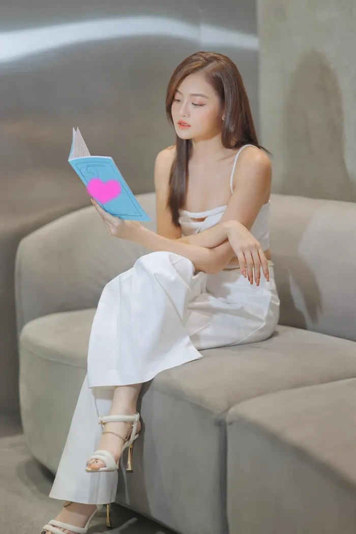Đời thực sexy của mỹ nhân sắp gây sóng gió trong Chúng ta của 8 năm sau - Hình 5