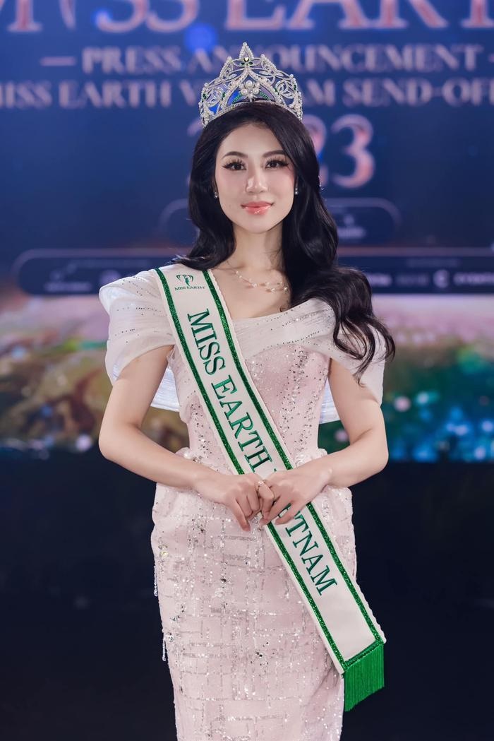 HH Lan Anh tại Miss Earth 2023: Được chuyên gia quốc tế gọi tên ở vị trí bất ngờ, hoa hậu là ai? - Hình 1