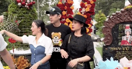 Nguyên Vũ bỏ đi khi thấy con nuôi Vũ Linh, Hồng Phượng và 1 soạn giả ở Mỹ công khai mỉa mai Vũ Luân - Hình 3