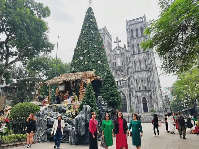 Những địa điểm vui chơi ở Hà Nội không thể bỏ qua vào dịp Giáng sinh - Hình 2