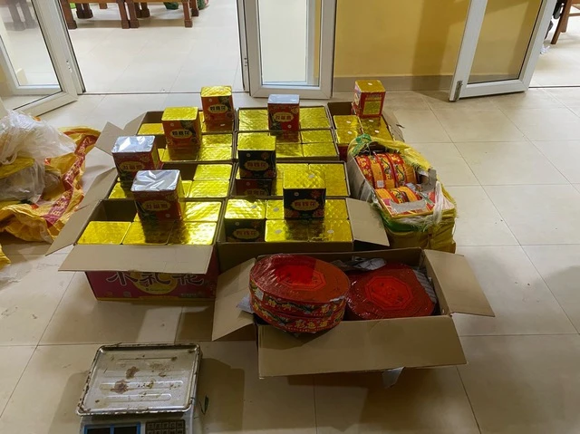 Quảng Ninh: Bắt giữ trưởng thôn vận chuyển gần 200 kg pháo lậu - Hình 2