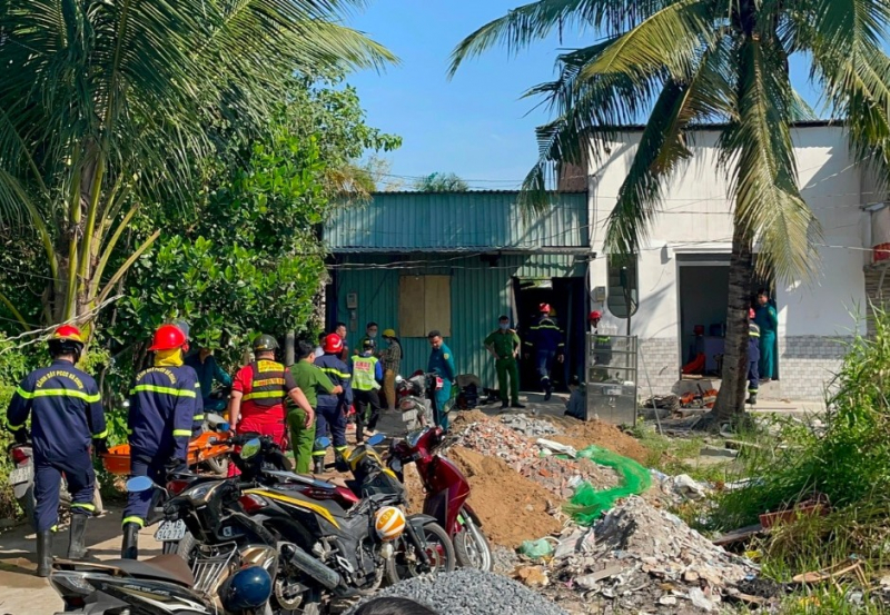 Sập sàn nhà trong lúc thi công, 1 thợ hồ thiệt mạng - Hình 1