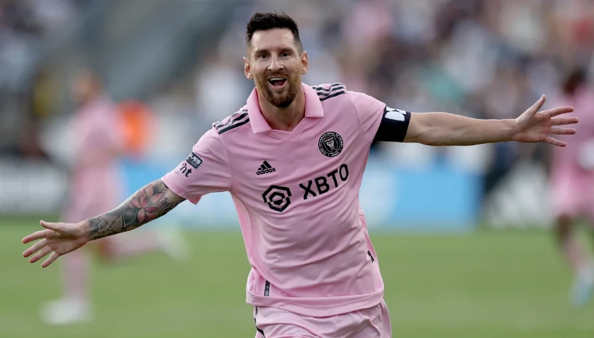 Ronaldo và Messi sau khi rời châu Âu, đều có cuộc sống như mơ cùng gia đình hạnh phúc - Hình 2