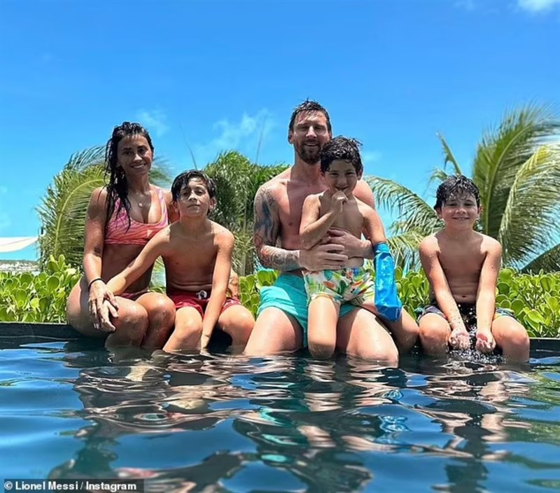Ronaldo và Messi sau khi rời châu Âu, đều có cuộc sống như mơ cùng gia đình hạnh phúc - Hình 3