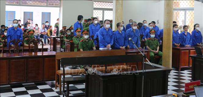 Trùm Mười Tường và hai cựu cán bộ công an, hầu tòa lần 2 vụ án trốn thuế 800 tỷ đồng - Hình 1