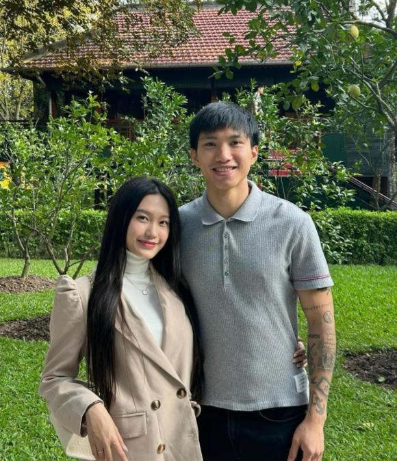 Doãn Hải My - Đoàn Văn Hậu đưa mẹ đi chơi, nàng WAG bị tóm sống 1 hành động gây choáng - Hình 1