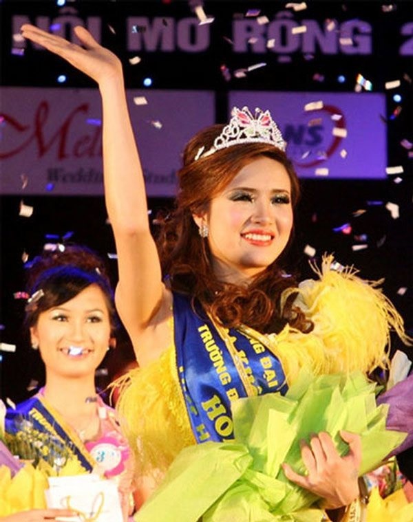 Lê Khánh Chi: Em gái Công Vinh từng ầm ĩ vụ tiểu tam ở Singapore, về nước đổi đời, sống sang chảnh - Hình 1