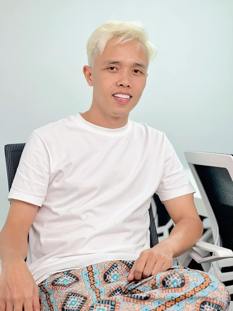 Huy Quần Hoa: Nổi lên nhờ trình photoshop đỉnh cao, chìm sâu vì lùm xùm cắm sừng vợ - Hình 1