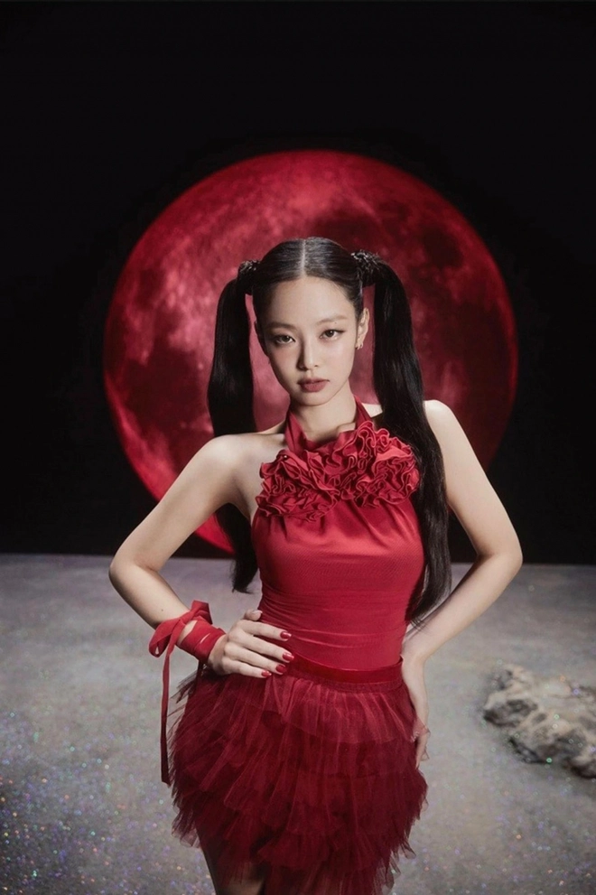 Jennie (BLACKPINK) bất ngờ tung ảnh gây náo loạn hậu chia tay V: Nhân vật thân mật bên cạnh là ai? - Hình 7