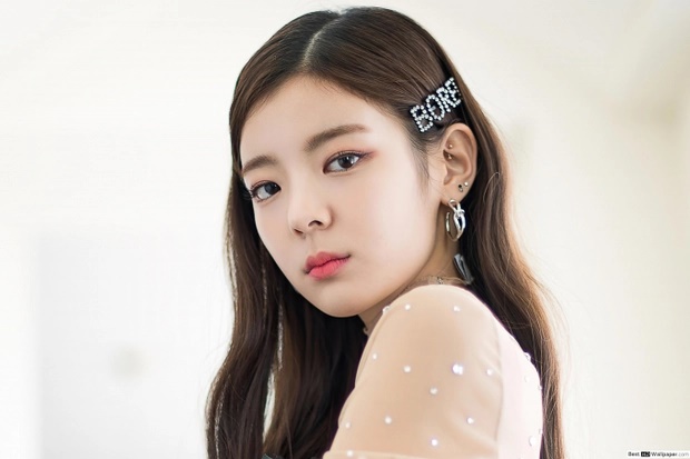 Lia (ITZY): Rich kid chính hiệu Kpop, vướng scandal bắt nạt, ngừng hoạt động vì sức khỏe báo động đỏ - Hình 2