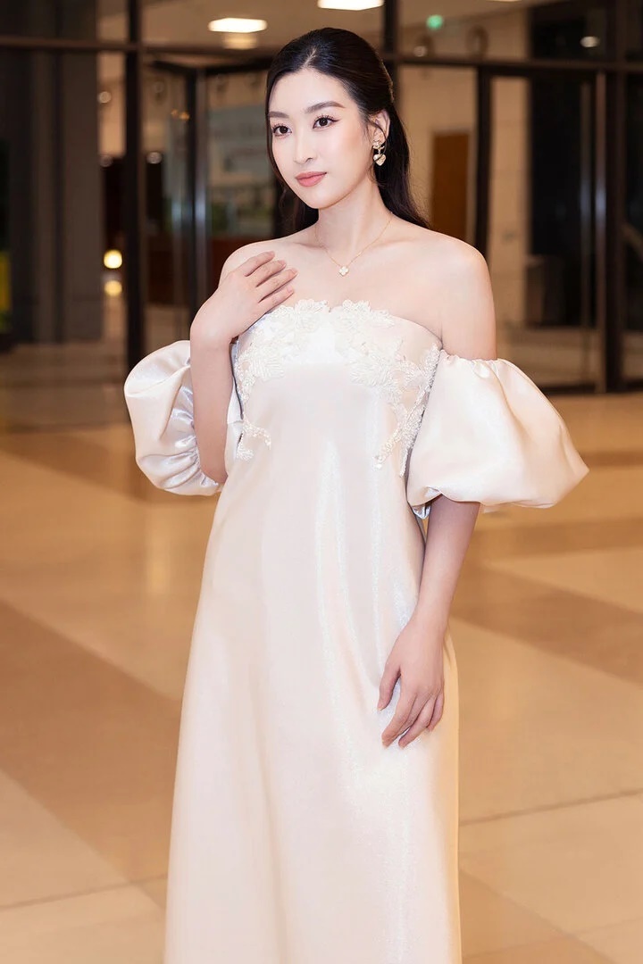 Đỗ Mỹ Linh khoe thần thái chuẩn dâu hào môn, được ông xã làm 1 việc chứng minh độ cưng vợ? - Hình 9