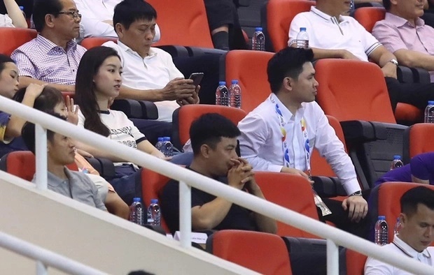Đỗ Mỹ Linh khoe thần thái chuẩn dâu hào môn, được ông xã làm 1 việc chứng minh độ cưng vợ? - Hình 10